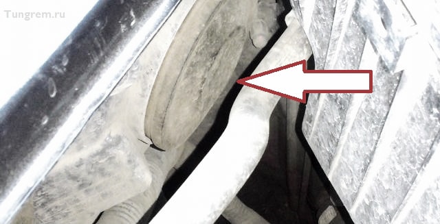 Снятие резиновой заглушки фар Лада Калина