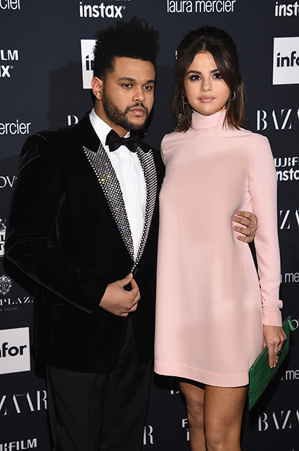 Поклонники уверены, что The Weeknd подтвердил роман с Анджелиной Джоли в своей новой песне Поклонники уверены, что The Weeknd подтвердил роман с Анджелиной Джоли в своей новой песне Weeknd, Джоли, уверены, Абель, movie, песне, кинозвезда, девушка, музыкант, Абеля, несколько, упоминается, бывших, Again, считают, роман, которая, встречается, Гомес, после