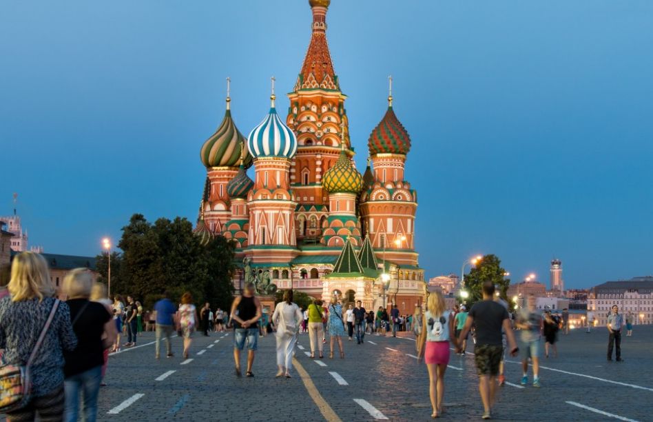 Иностранцы поделились, чем их привлекает путешествие в Москву Общество
