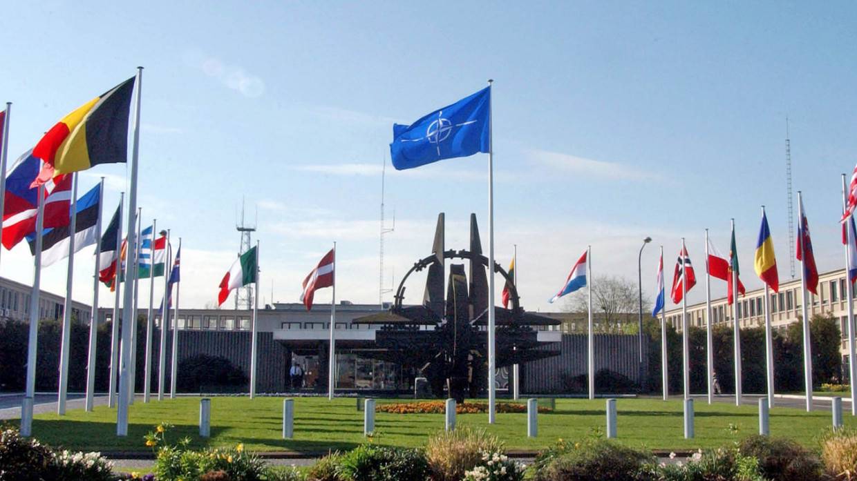 Россия готова к диалогу с НАТО при условии общения на равных