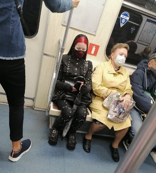 Чудаки и модники из метро  позитив,смешные картинки,юмор