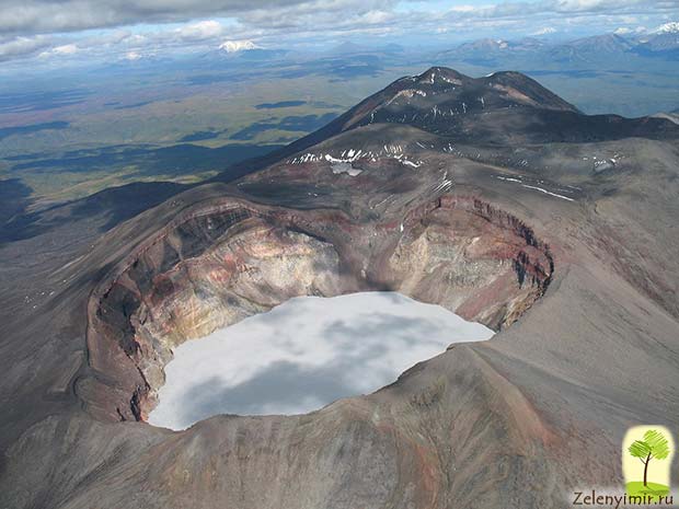 Устрашающий вулкан Малый Семячик с кислотным озером. Камчатка, Россия - 9