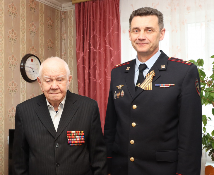 В Твери поздравили ветерана Великой Отечественной войны с Днём Победы