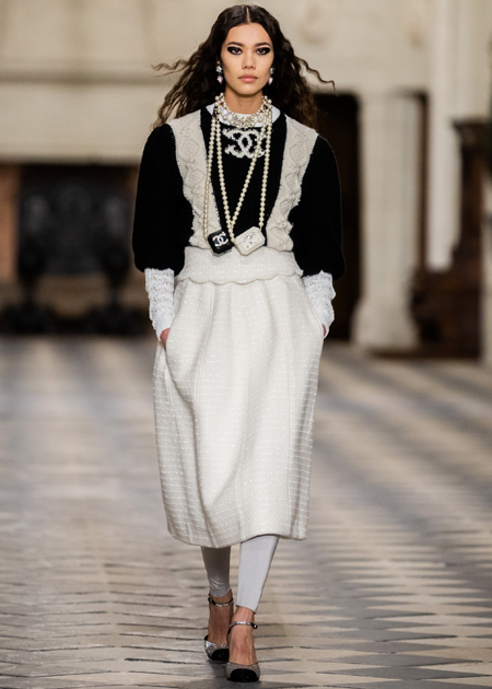 От показа Chanel до драгоценных котиков Mercury: дайджест fashion-новостей недели От показа Chanel до драгоценных котиков Mercury: дайджест fashion-новостей недели Мода,Новости моды