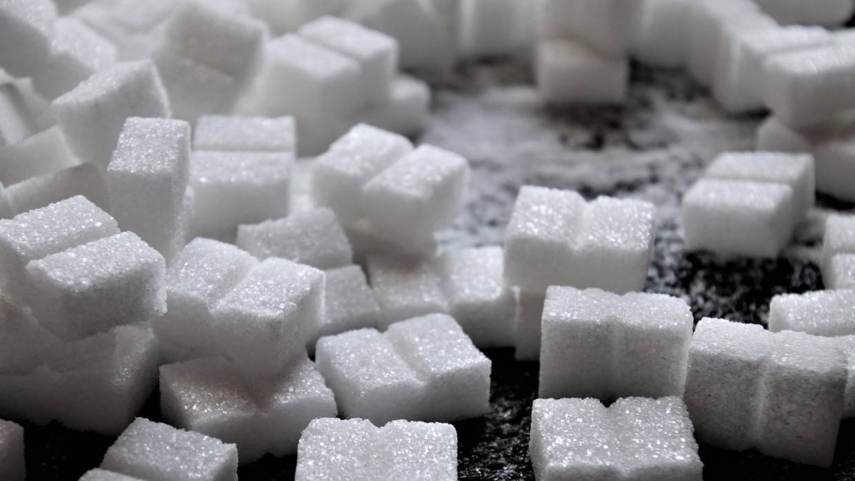 Диетолог Соломатина предупредила об опасности сахара для молодости кожи