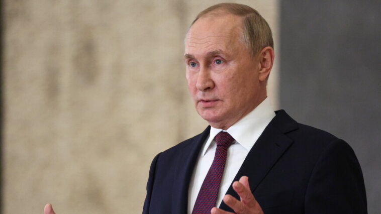 Путин: Россия должна быть в ряду таких стран, как Индия и Китай, обеспечивая свои интересы