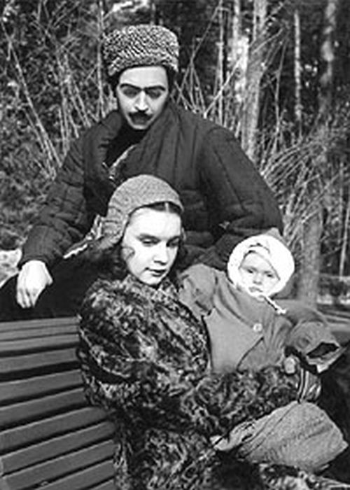  Серго Берия с женой и дочерью. / Фото: www.gordon.com.ua