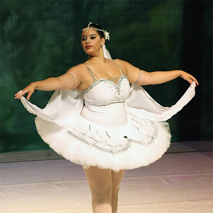 Не только для худых: как живет профессиональная балерина plus-size из Бразилии Бьянко, Джулия, когда, регулярно, фотографии, также, только, каждый, всетаки, Джулии, классе, телом, делится, обсуждали, может, балета, рамках, удалось, чтобы, думаю