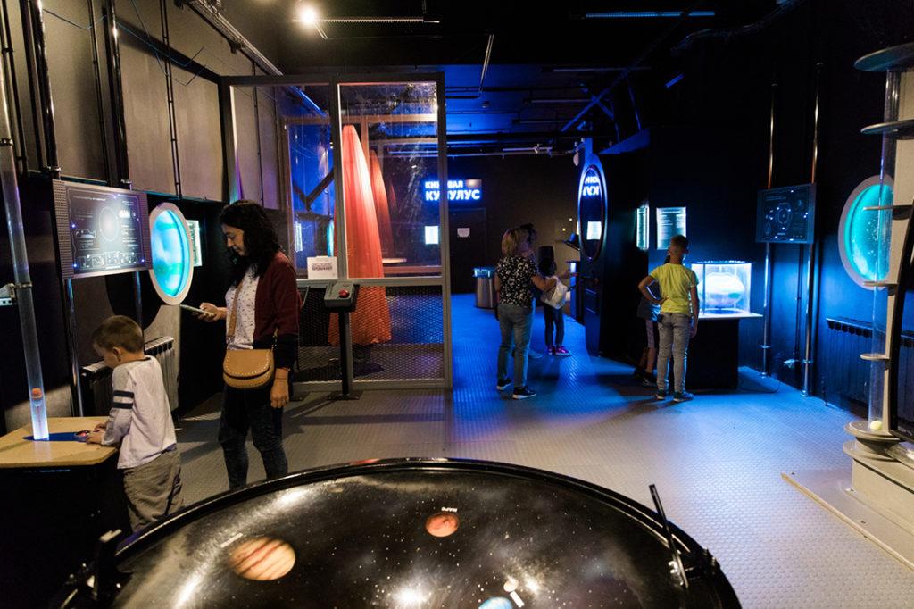 Не только Планетарий: куда сходить с ребенком в Москве, чтобы познакомить его с космосом можно, ребенок, космонавтов, космического, попробовать, парке, космической, метро, корабля, музее, экспонаты, космоса, пространство, космических, увидеть, Hello, станции, необходимо, образования, детей