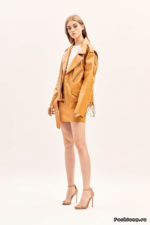 Вишни, горох, лакированные косухи в look-bookе Alexander Terekhov (resort 2019) Вишни, горох, лакированные косухи в look-bookе Alexander Terekhov (resort 2019)