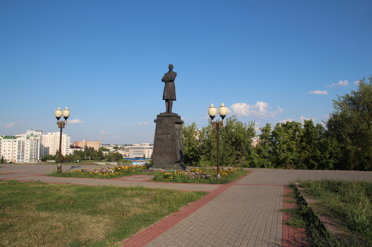 Орёл. Чуть более ста лет...Прогулка 12 Бунина, назад, здесь, писателя, жизни, сейчас, города, месте, открыт, ничего, вышел, возле, Орлика, обилием, вообще, комсомольцы, субботниках, равен, конечно, перешел