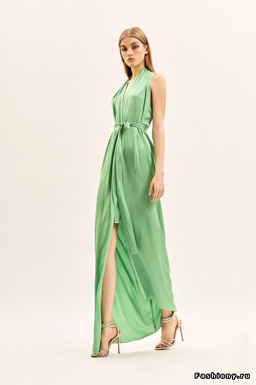 Вишни, горох, лакированные косухи в look-bookе Alexander Terekhov (resort 2019) Вишни, горох, лакированные косухи в look-bookе Alexander Terekhov (resort 2019)