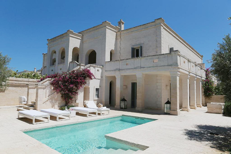 Велопрогулки, ужины при свечах и игра в футбол: как проходят каникулы семейства Бекхэм в Италии Велопрогулки, ужины при свечах и игра в футбол: как проходят каникулы семейства Бекхэм в Италии Звезды,Новости о звездах