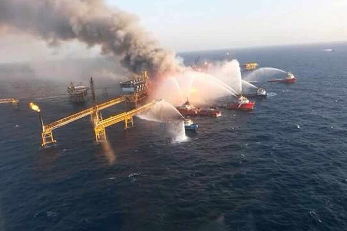 Street Insider: в Мексиканском заливе загорелась нефтедобывающая платформа