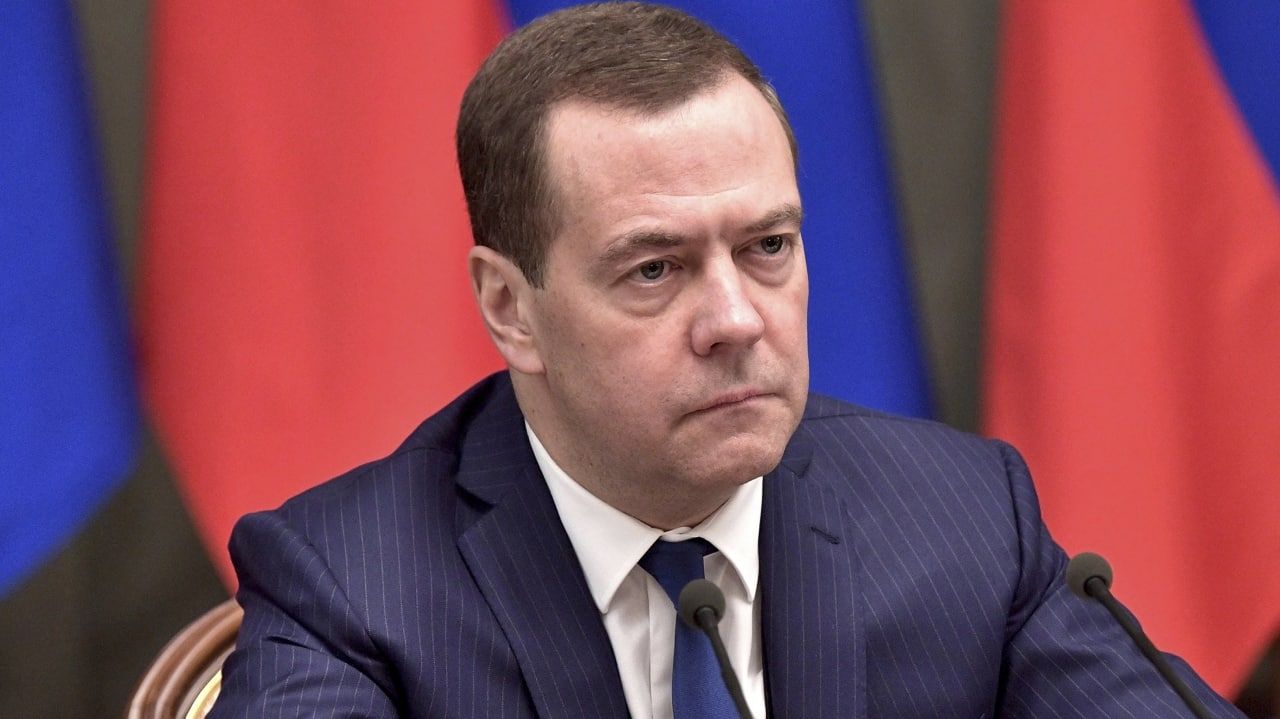 Медведев: Россия сможет за себя постоять в современном мире