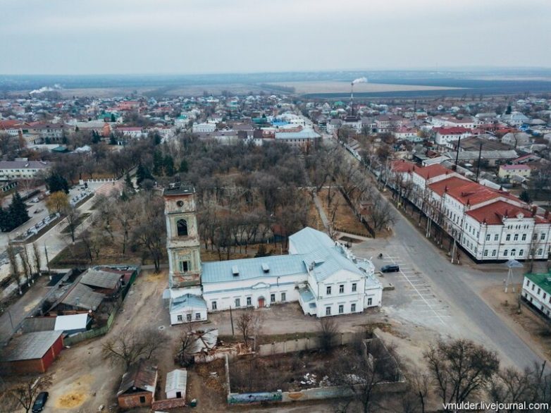 Пролетая над Павловском, или Назад в СССР 