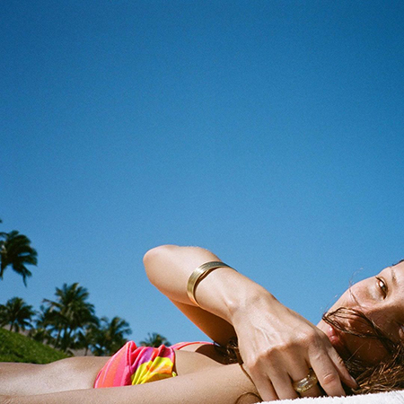 "Выходной в раю": Белла Хадид поделилась отпускными снимками и опубликовала снимок с бойфрендом Марком Калманом Экстерьер