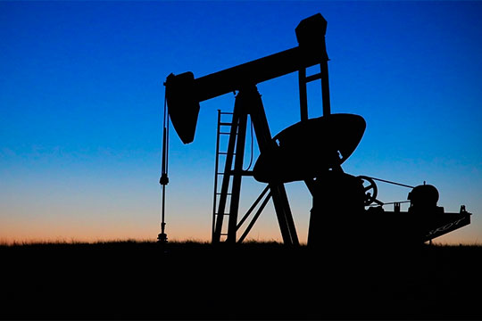 «Цена на нефть опять показывает рост. Уровень $70 за баррель вполне себе ничего, позволяет накапливать средства»