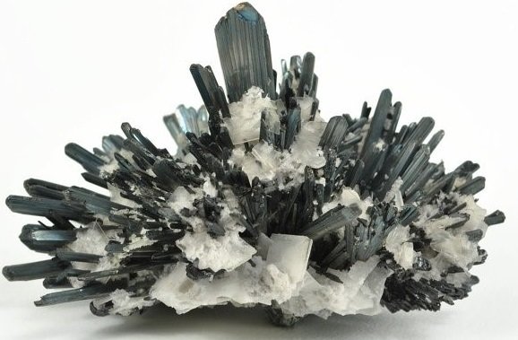 Стибнит длиннопост, камни, минерал, человек