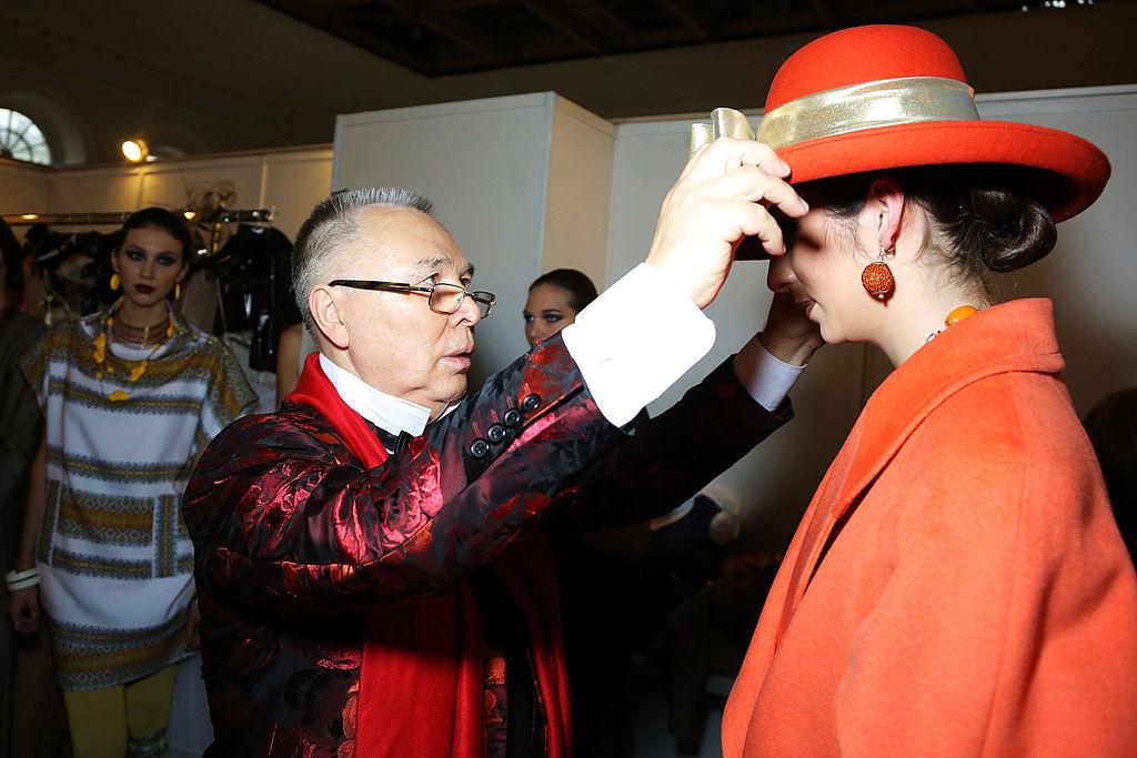 9 вещей, которые подарил нам модельер Вячеслав Зайцев andreas rentz,format-article,getty imageskak,getty imagesединственный,loreal paris,компания,marcel thomas,noindex,paris match,журнал,slava zaitsev,Алла Пугачева,всемирный фестиваль моды,город москва,Вячеслав Зайцев,галерея современного искусства,город варшава,Галина Волчек,г,Москва [1405113],государственная третьяковская галерея (третьяковка),музей,город москва,Егор Зайцев,Знаменитости,людмила зыкина,людмила путина,майя плисецкая,международный музыкальный фестиваль,михаил горбачев,музей прадо,город мадрид,оксана шипилова,Петр Тодоровский,Пьер Карден,Раиса Горбачева,Светлана Жильцова,театр моды,цех общесоюзного дома моделей; всемирный фестиваль моды,город москва,эдита пьеху,экспериментально техническая швейная фабрика,город бабушкин