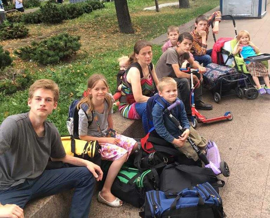 Американская семья с грустью рассказала, почему им пришлось переехать из США в Россию! Американская семья с грустью рассказала, почему им пришлось переехать из США в Россию! семья, Платт, здесь, Россию, личного, Сергиев, именно, движения, почему, архива, обычная, семьисайт, особо, средства, иметь, семье, существованию, Признаться, арендовать, большой