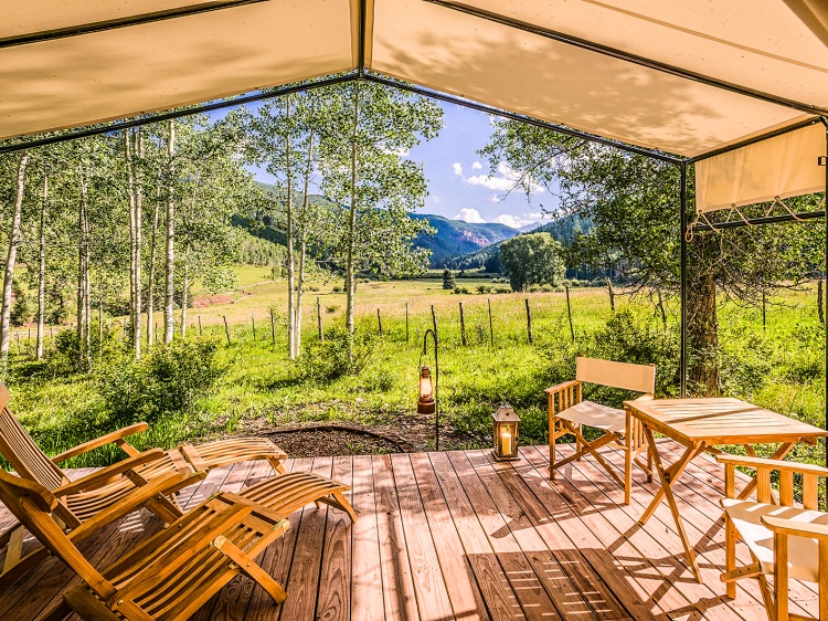 Travel-терапия: экскурсия по курорту в Колорадо, где Ким Кардашьян и Канье Уэст пытались спасти свой брак Travel-терапия: экскурсия по курорту в Колорадо, где Ким Кардашьян и Канье Уэст пытались спасти свой брак Звезды,Звездные пары