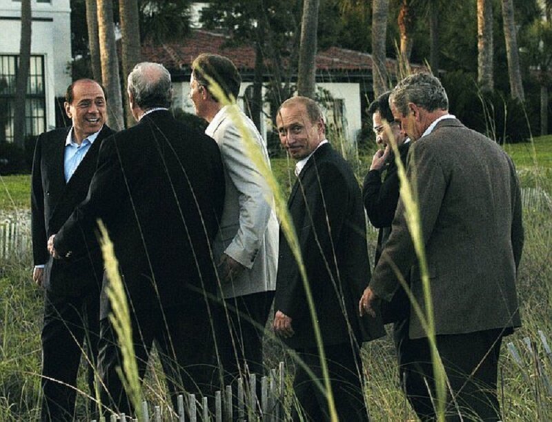 Новые архивные фотографии Владимира Путина за 20 лет правления