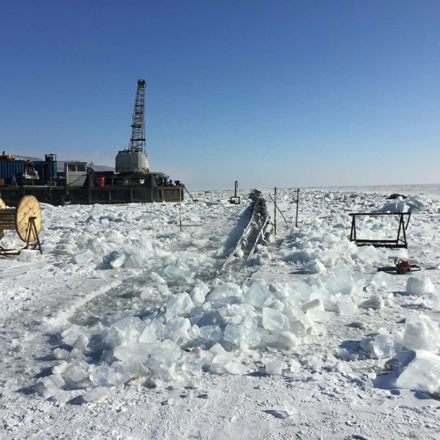 Воду из озера Байкал будут откачивать для экспорта в Китай  