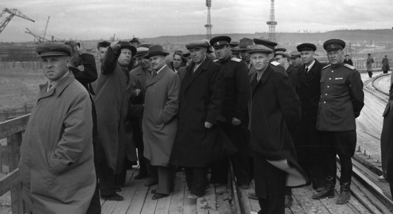 Размах и пульс жизни в глубинке СССР 50-тых , на примере городка Жигулевск Размах и пульс жизни в глубинке СССР 50-тых , на примере городка Жигулевск Война и мир