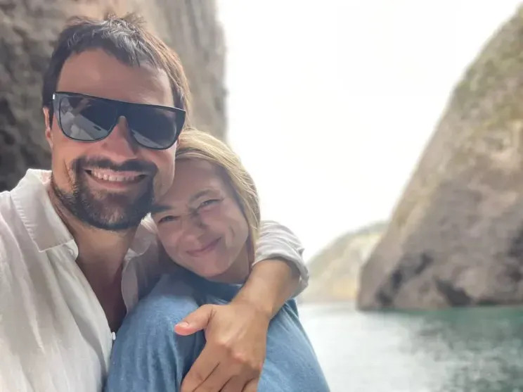 В сети заподозрили, что Оксана Акиньшина и Данила Козловский, которые, по слухам, ждут ребёнка, тайно поженились Акиньшиной, Акиньшина, Козловский, Козловского, Оксана, Оксаны, поклонники, Данила, свадьбе, Данилы, актрисы, вторым, Валентину, сейчас, шесть, развелась, детей, супругом, Арчилом, Геловани