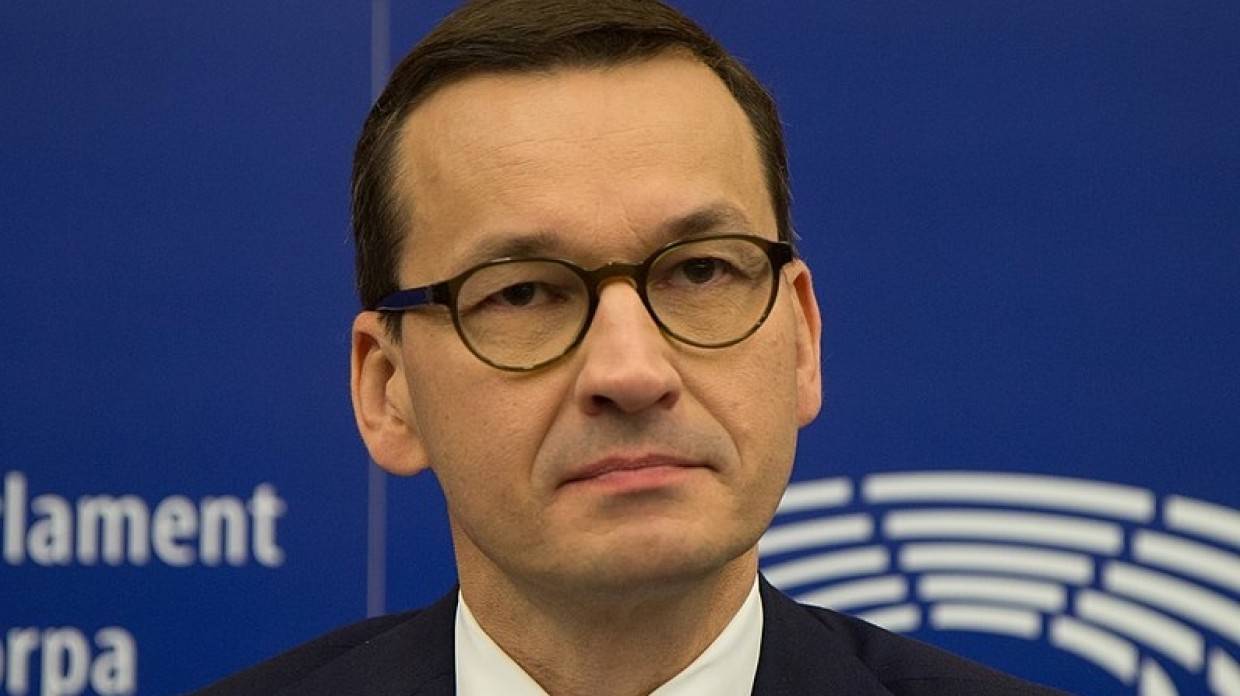 Премьер Польши Моравецкий обвинил Евросоюз в угрозах из-за судебной реформы