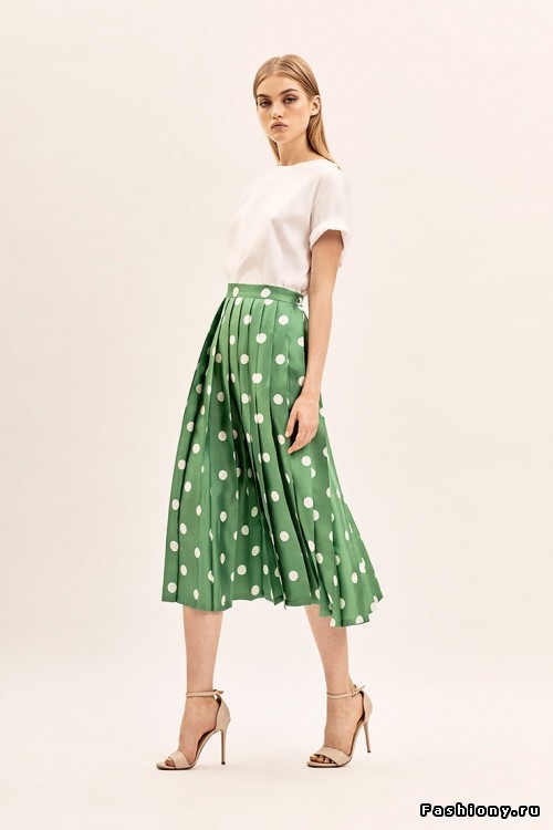 Вишни, горох, лакированные косухи в look-bookе Alexander Terekhov (resort 2019) Вишни, горох, лакированные косухи в look-bookе Alexander Terekhov (resort 2019)