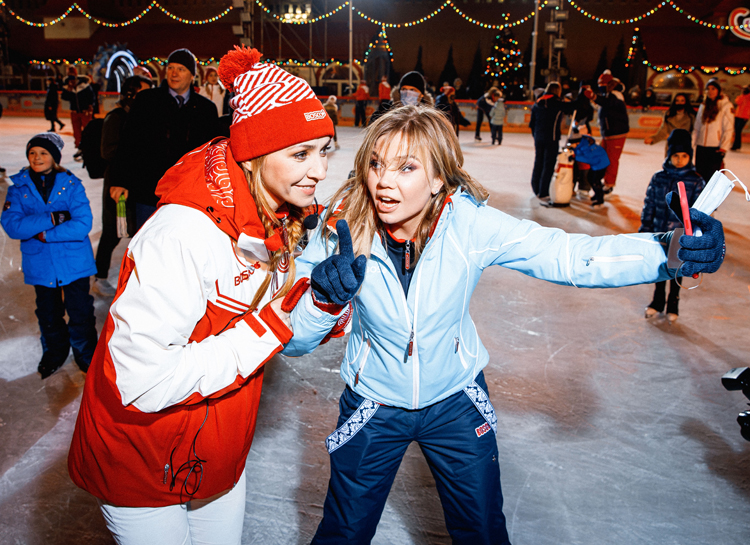Татьяна Навка, Дмитрий Песков, Филипп Киркоров и другие гости открытия ГУМ-Катка Татьяна Навка, Дмитрий Песков, Филипп Киркоров и другие гости открытия ГУМ-Катка Звезды,Красная дорожка