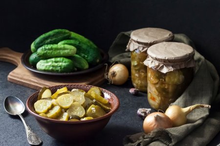 Рассказываем 20 лучших рецептов салата «Нежинский» из огурцов на зиму