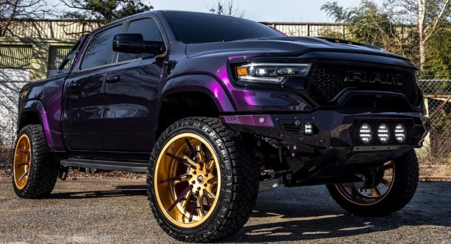 Рэпер Lil Baby показал эффектный тюнинг пикапа Ram 1500 TRX