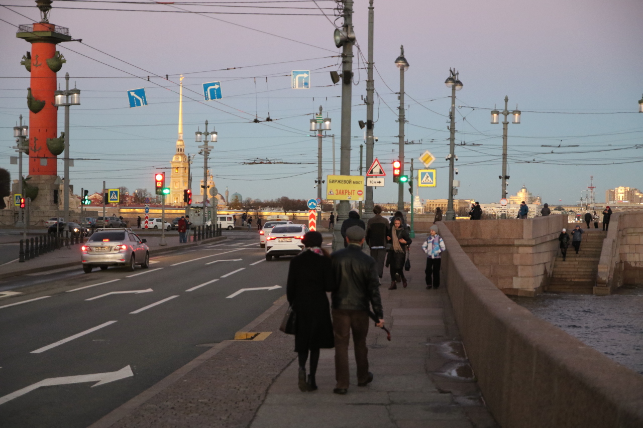 Почему в Петербурге 