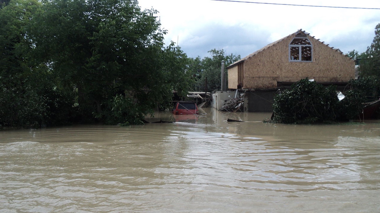 Аксенов назвал маразмом глумления Киева из-за наводнения в Крыму