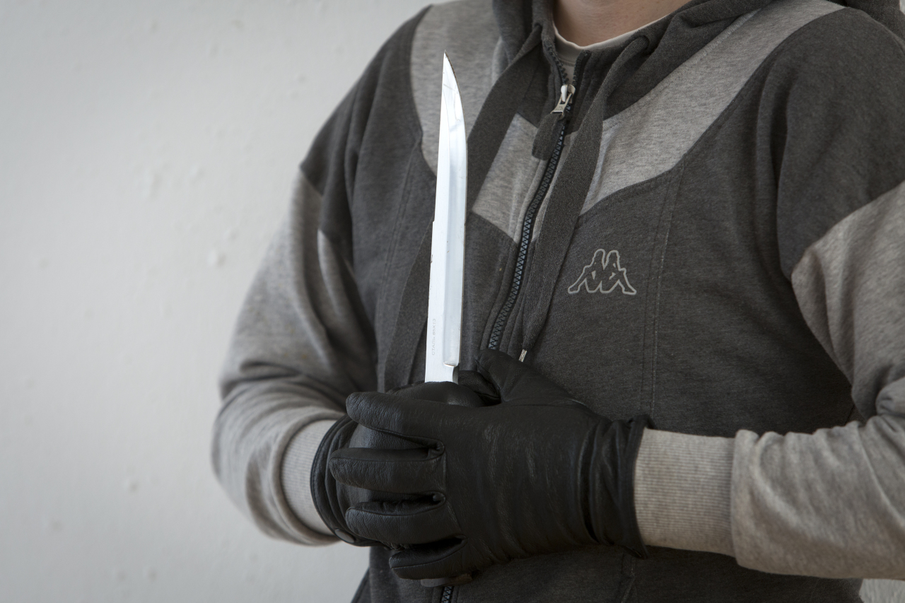 В Тамани неизвестный накинулся с ножом на 12-летнего ребёнка