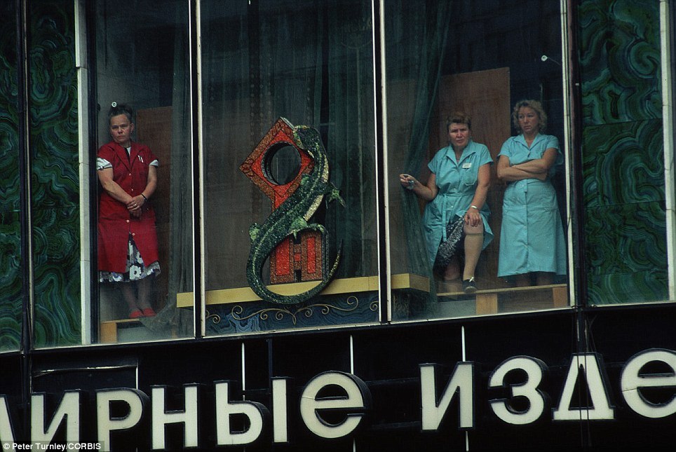 Продавщицы универмага в Москве
