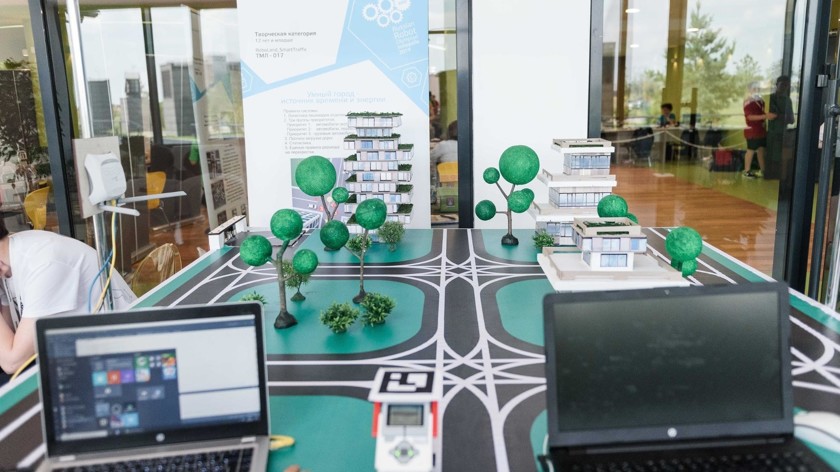 Российские дети создают умные города: удобные для инвалидов, без аварий и с роботами-психологами Российские дети создают умные города: удобные для инвалидов, без аварий и с роботами-психологами гаджеты,роботы,Россия