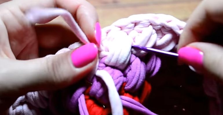 Связала себе и подругам раздарила! Корзинка из трикотажной пряжи выглядит дороже, чем в магазине мастер класс