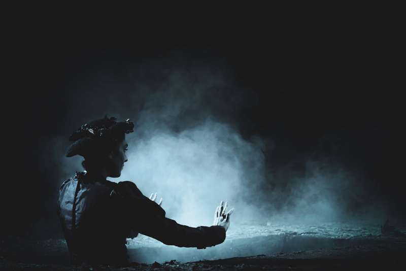 Почему Анна Иоанновна запретила проносить покойников мимо своего дворца