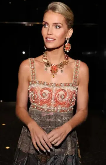 Племянница принцессы Дианы Китти Спенсер посетила Бал роз в Монако Китти, Спенсер, Монако, Dolce, Чарльз, Кэтрин, принцесса, Gabbana, родилась, назвали, свадьбы, Кейптауне, стала, Каролина, графа, Спенсера, СпенсерКитти, отцом, после, Кэролайн