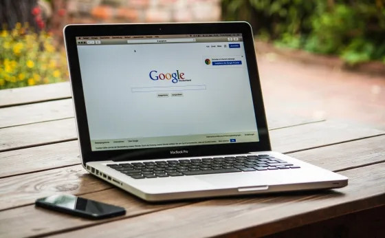 Apple, Google и Zoom собирают информацию о действиях россиян в интернете