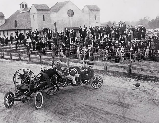 Автополо: опасный вид автоспорта начала XX века, в который играли рисковые парни автомобили