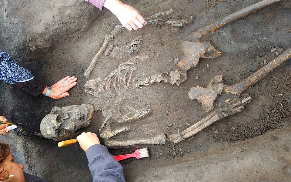 Археологи рассказали о старинном женском погребении на Старой Рязани