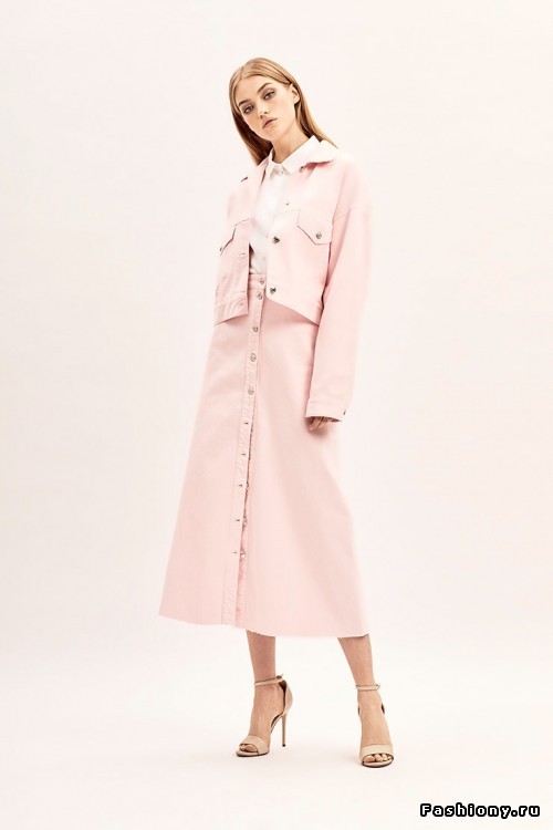 Вишни, горох, лакированные косухи в look-bookе Alexander Terekhov (resort 2019) Вишни, горох, лакированные косухи в look-bookе Alexander Terekhov (resort 2019)