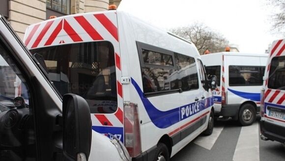 Три жандарма пострадали при разгоне подпольной вечеринки на две тысячи гостей