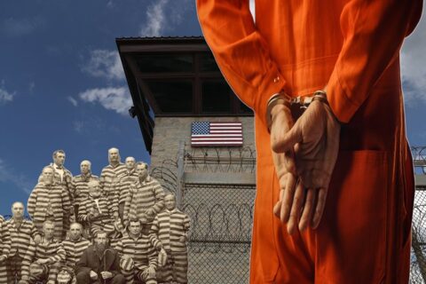 Настоящая причина, по которой заключенные США одеты в оранжевый цвет
