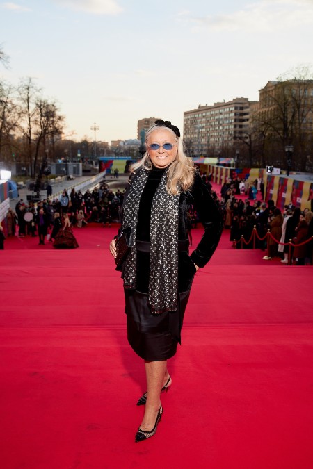 Светлана Иванова, Милош Бикович, Александр Петров и другие на церемонии закрытия ММКФ-2021 Светлана Иванова, Милош Бикович, Александр Петров и другие на церемонии закрытия ММКФ-2021 Звезды,Красная дорожка